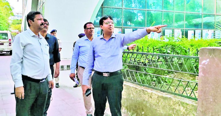 डीसी ने चुनावी व्यवस्था का लिया जायजा, दिये निर्देश