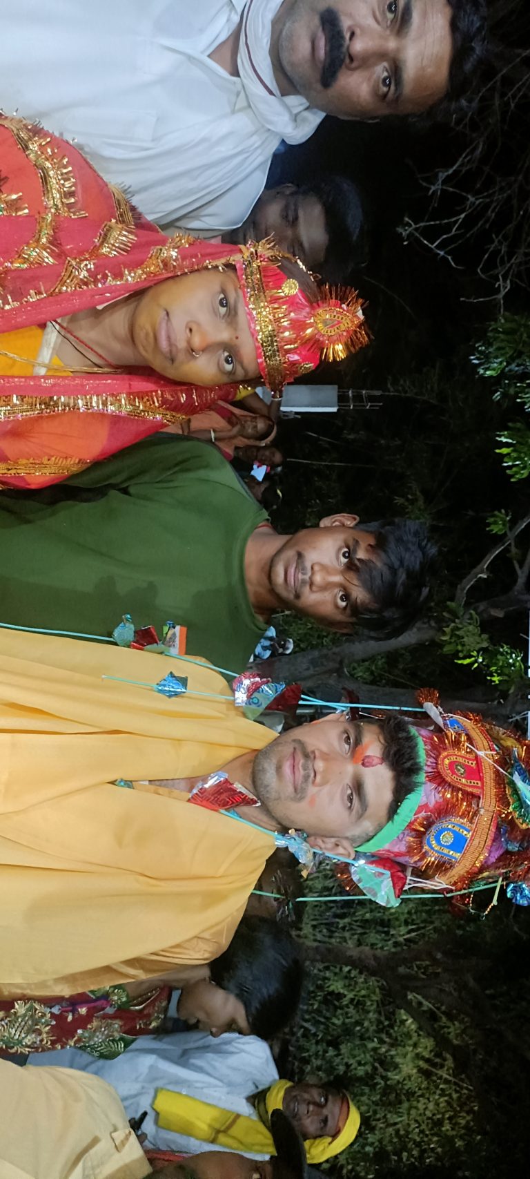 प्रेमी जोड़ा  का कराया गया मंदिर में विवाह