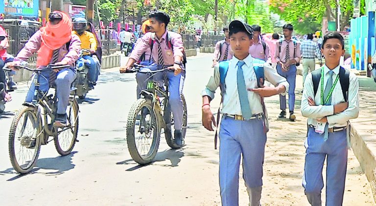 इमरजेंसी वार्ड में हर 10 मिनट में एडमिट हो रहे लू पीड़ित मरीज