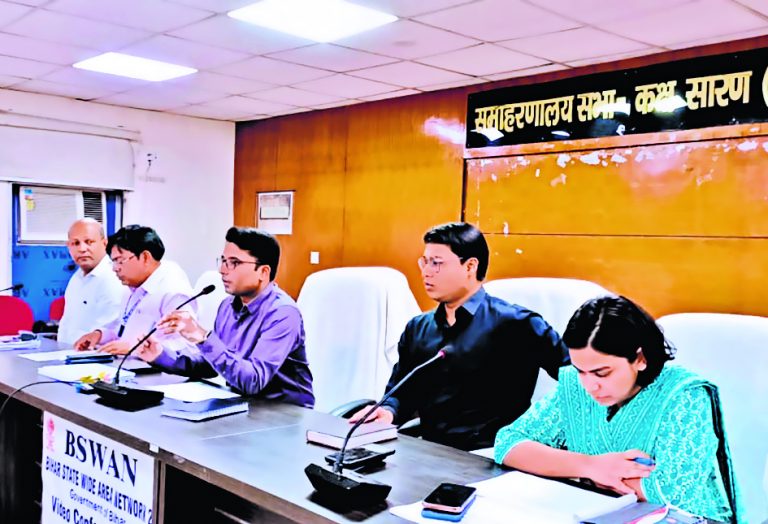 50 फीसदी बूथों पर लाइव वेबकास्टिंग के लिए बिजली व्यवस्था सुनिश्चित करें : डीएम