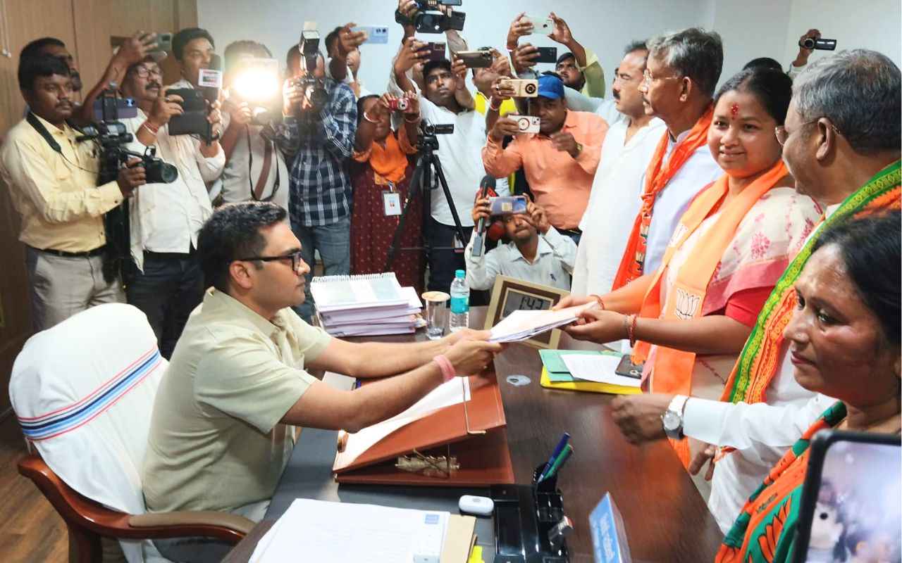 geeta koda files nomination singhbhum jharkhand lok sabha chunav 2024