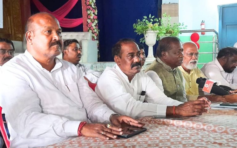 जमशेदपुर से पार्टी के अंदर का ही होगा प्रत्याशी, बाहरी नहीं, झामुमो की बैठक में बोले रामदास सोरेन जमशेदपुर से पार्टी के अंदर का ही होगा प्रत्याशी, बाहरी नहीं, झामुमो की बैठक में बोले रामदास सोरेन