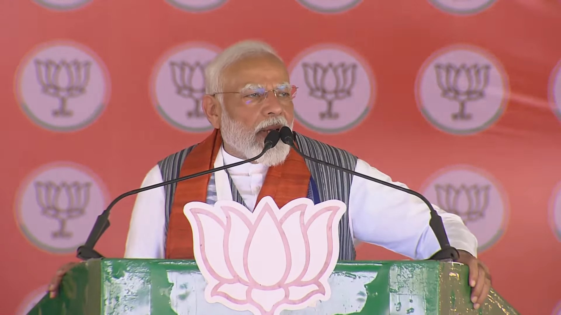 प्रधानमंत्री नरेंद्र मोदी