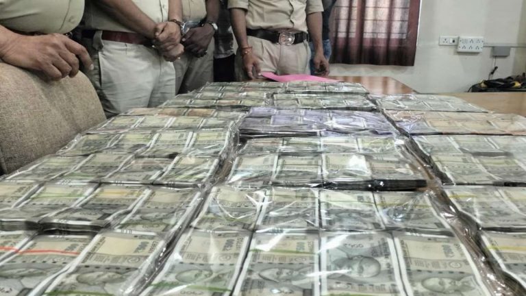 लोकसभा चुनाव 2024ः मुजफ्फरपुर में वाहन चेकिंग में स्काॅर्पियो से मिले इतने लाख, पूछताछ में सामने आयी ये बात