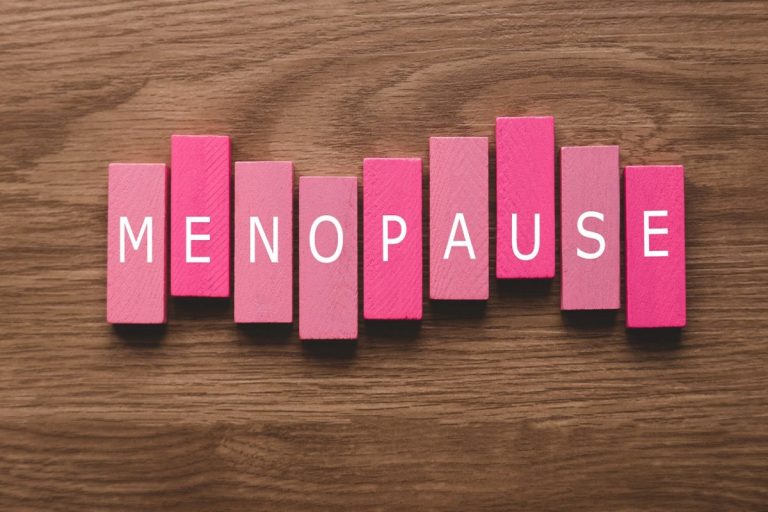 Women’s Health Day: मेनोपॉज के दौरान आते हैं कई शारीरिक बदलाव, मेनोपॉज की दिक्कतों से ऐसे करें बचाव