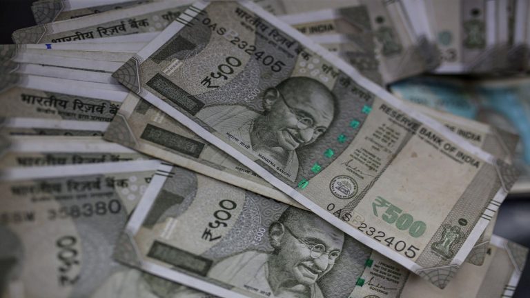 अकेले बाजार फाड़े हुए 500 का कड़कड़िया नोट, दाद दे रहा आरबीआई