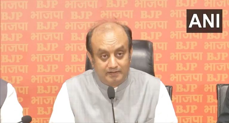 BJP: ईमानदारी की बात कर भ्रष्टाचार में डूबी आप की साख सबसे निचले स्तर पर