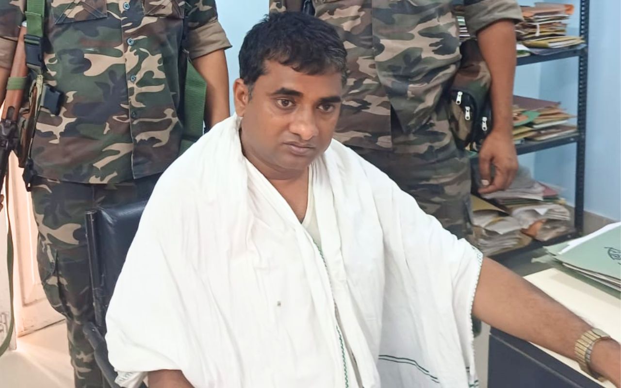 acb arrest education dept officer in palamu