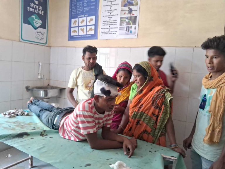 भुटभुटिया व टोटो के बीच सीधी टक्कर में आधा दर्जन लोग घायल