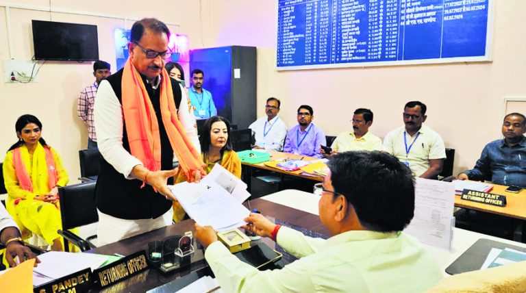 सारण से रूडी समेत सात ने दाखिल किया नामांकन पत्र