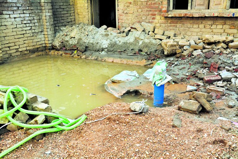 Patna: शहर में फेल हो रही बाेरिंग, 240 फुट के बदले 280 फुट पर मिल रहा पानी
