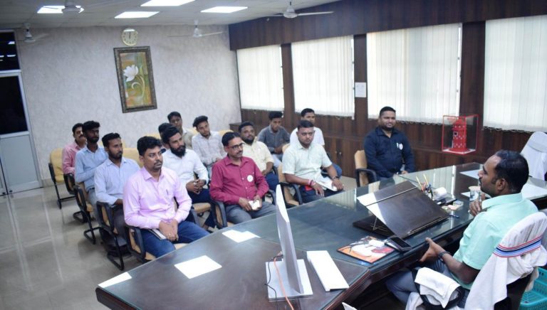 ”मैं भी इलेक्शन एंबेसडर” अभियान को लेकर सोशल मीडिया इन्फ्लुएंसर्स के साथ विमर्श