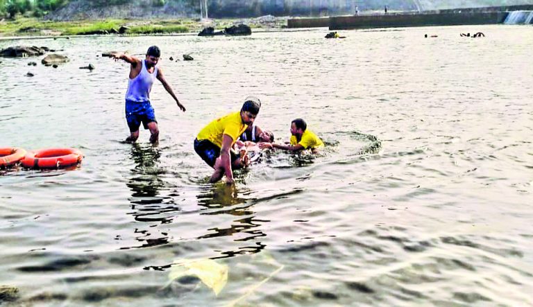 राउरकेला : रील्स बनाने में पूर्व पार्षद के पुत्र समेत दो युवक तरकेरा पंप हाउस में डूबे, मौत