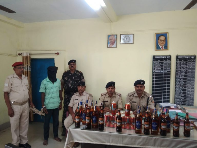 15 हजार रुपये के विदेशी शराब के साथ बिहार व्यक्ति गिरफ्तार