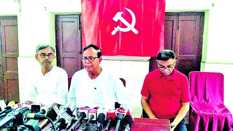 भतीजे को बचाने के लिए ममता हुईं इंडिया गठबंधन से अलग : सलीम
