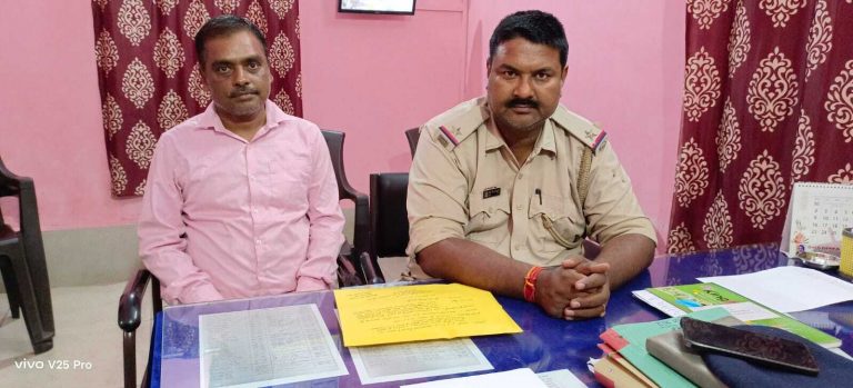 – एफएसटी ने जांच अभियान में कार से पकड़ा एक लाख