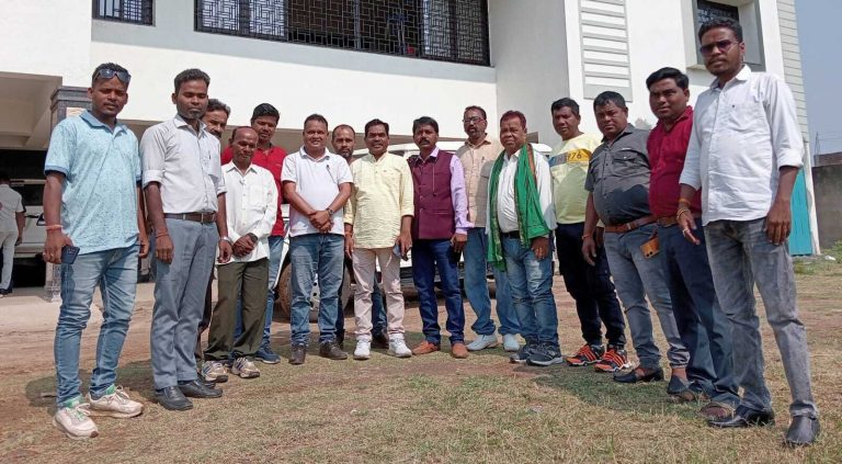 तांती समाज ने मंत्री दीपक बिरुआ से जाति विसंगति को दूर करने की मांग की