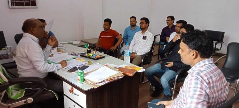 सीओ ने मतदान केंद्रों पर उपलब्ध सुविधाओं की ली जानकारी