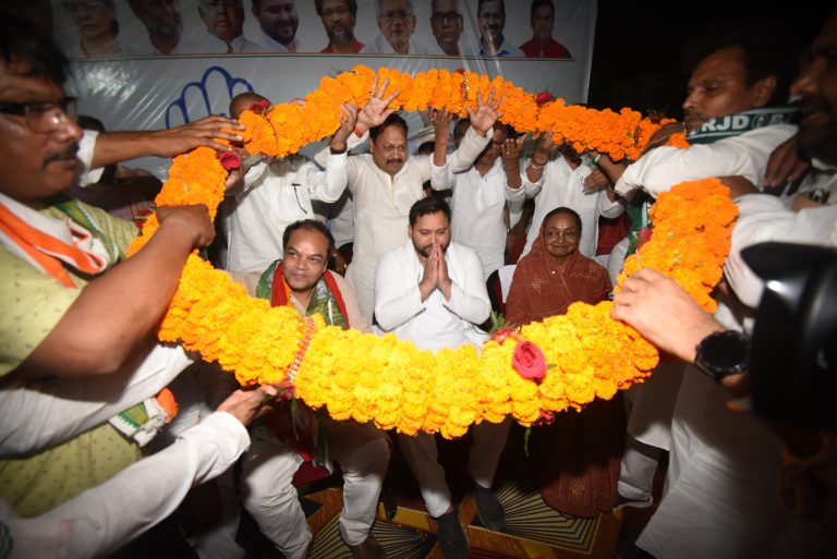 Patna : संविधान व लोकतंत्र पर हो रहा है हमला : मीरा कुमार