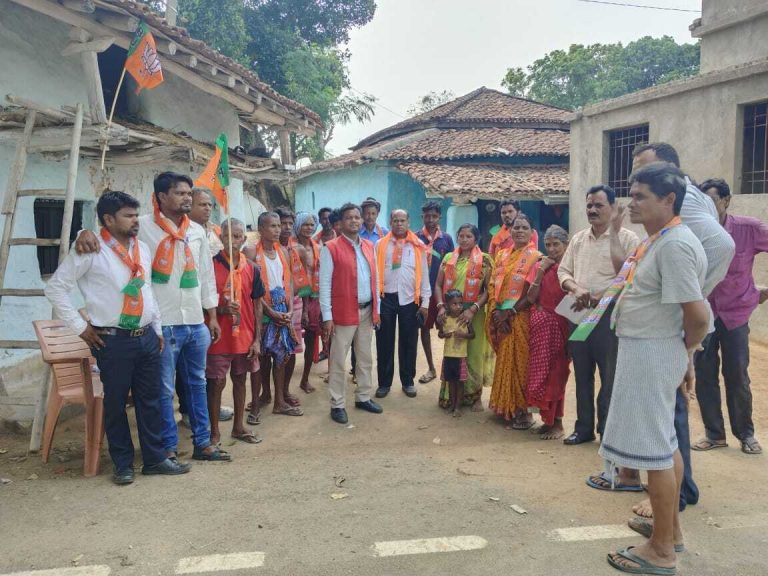 अनगड़ा में भाजपा का चला जनसंपर्क अभियान