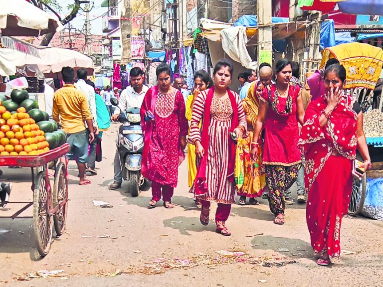 चढ़ने लगा पारा, हीट स्ट्रोक की चपेट में लोग