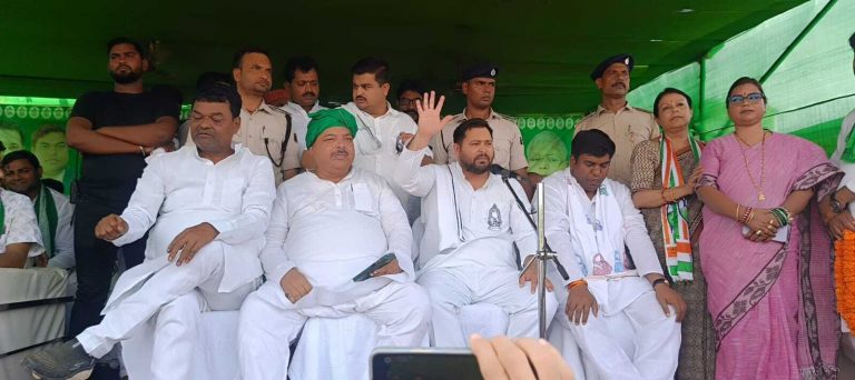 पीएम मुद्दे की बात नहीं करते हैं : तेजस्वी