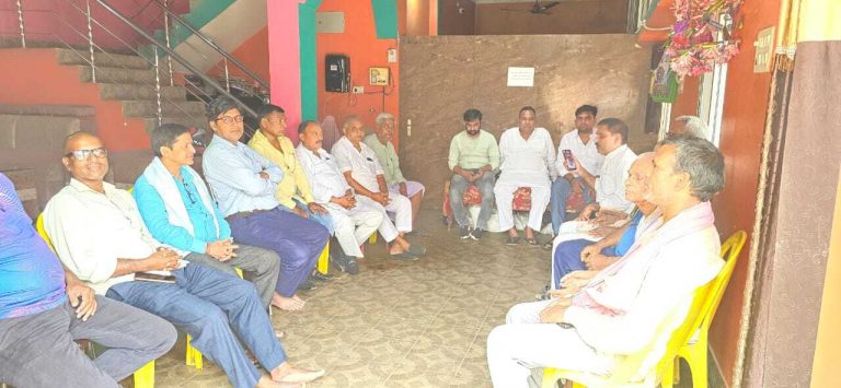 खराब अनाज दिये जाने के खिलाफ डीलरों ने खोला मोर्चा
