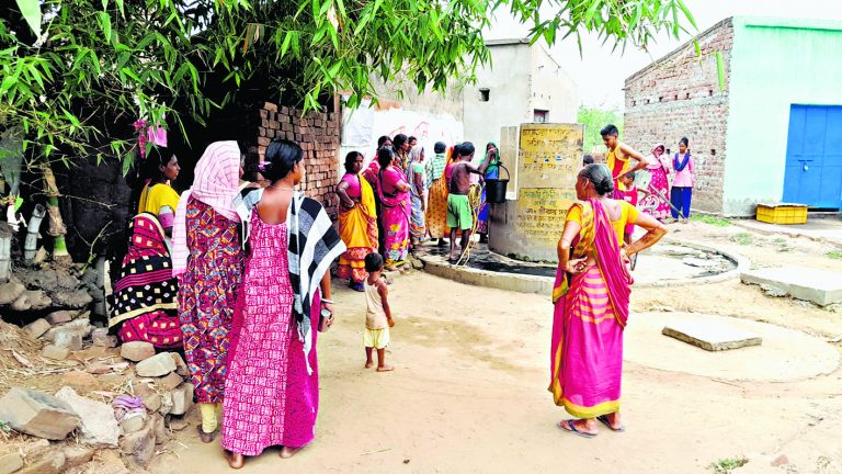 जामशोल के एक कुएं में मोबिल डालने से बवाल