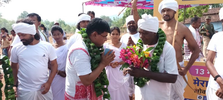 तोरपा की महिलाओं ने वोटिंग में पुरुषों को पीछे छोड़ा
