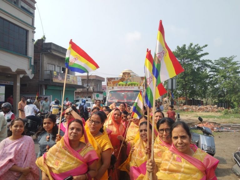 दिगंबर जैन मंदिर पहुंचा अहिंसा रथ, निकाली गयी शोभायात्रा