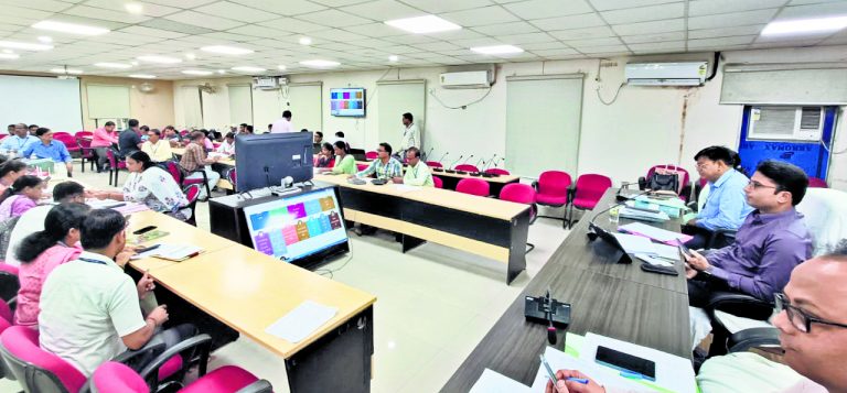 कंट्रोल रूम में हर मिनट आती रही सूचनाएं, अलर्ट रहा प्रशासन