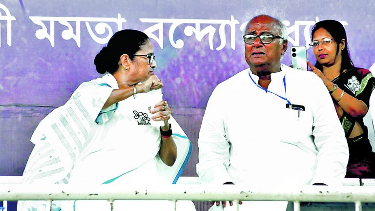 माकपा हिंसक पार्टी, न दें एक भी वोट : ममता