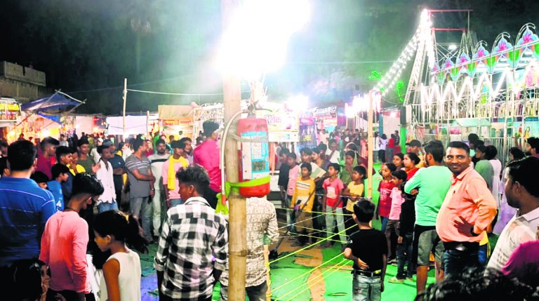 रजौली में लगा डिजनीलैंड मेला बच्चों को कर रहा आकर्षित