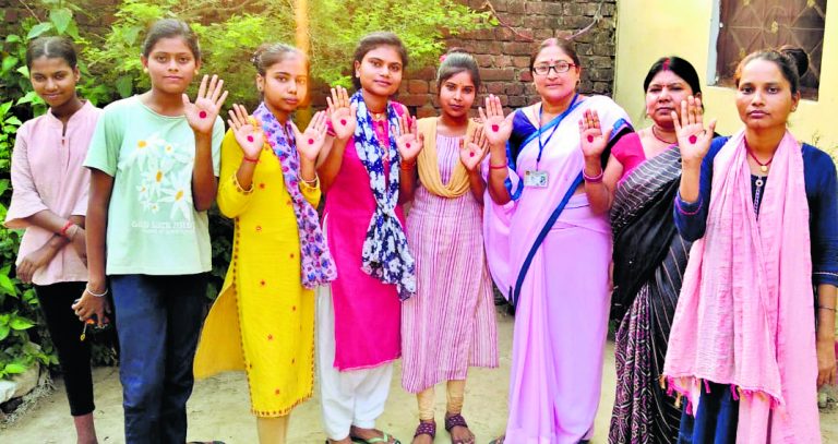 विश्व माहवारी स्वच्छता दिवस के अवसर पर जिले में विभिन्न गतिविधियां आयोजित