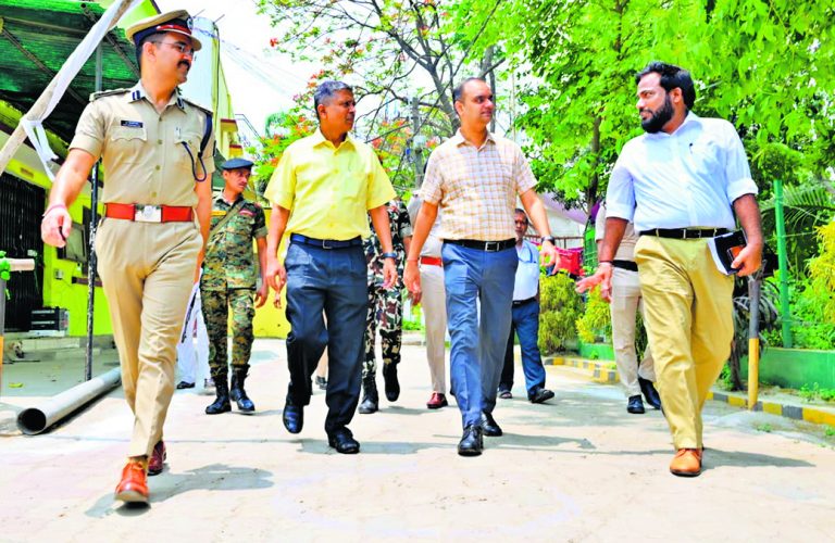 मुख्य निर्वाचन पदाधिकारी ने स्ट्रांग रूम और मतगणना कक्ष का किया निरीक्षण