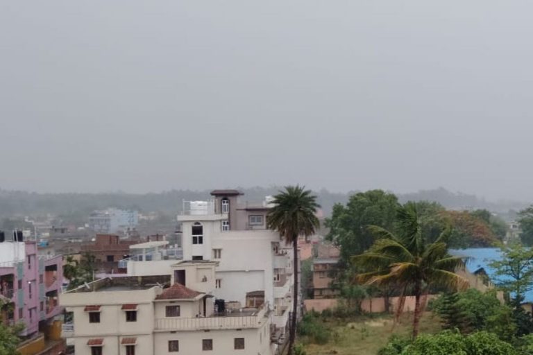 Jharkhand Weather: झारखंड में 27 मई तक गरज के साथ बारिश, वज्रपात व तेज हवाओं को लेकर अलर्ट जारी