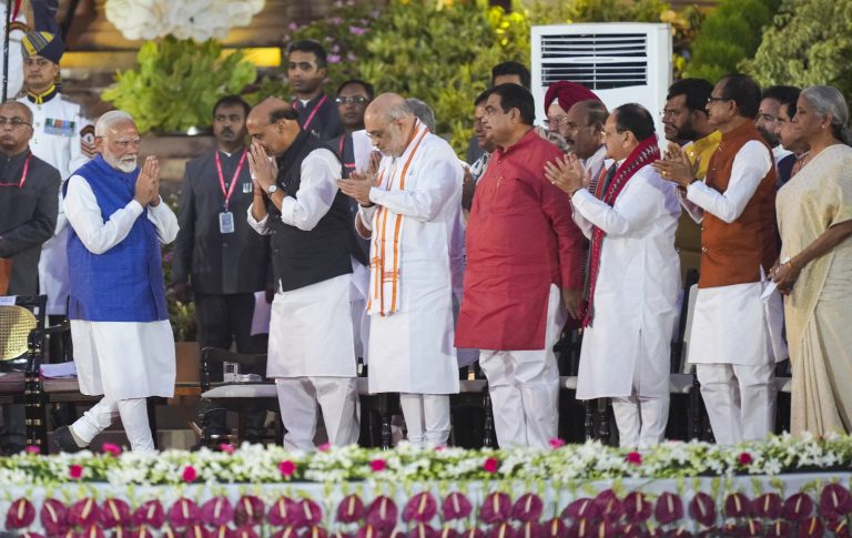 Modi Cabinet Oath Ceremony 3.0: तीसरी बार भारत के प्रधानमंत्री बने नरेंद्र मोदी, 72 मंत्रियों ने ली शपथ, यहां देंखे पूरी सूची