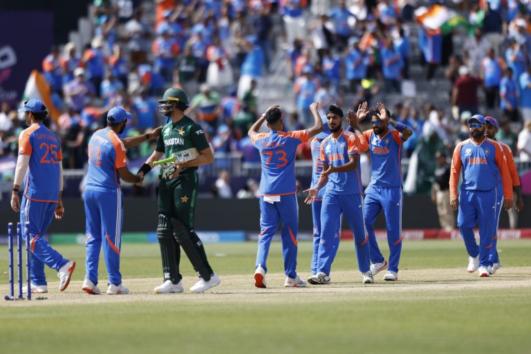 IND vs PAK: भारत ने पाकिस्तान को 6 रनों से रौंदा, गेंदबाजों ने किया कमाल