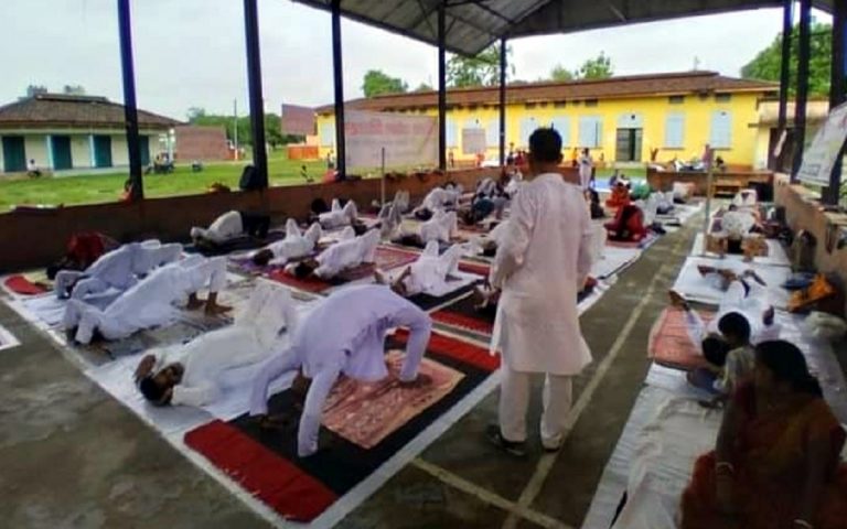 Purnia news : निरोग रहने के लिए योग को अपना रहे पूर्णिया के लोग