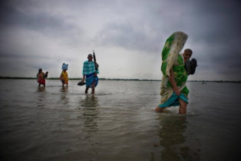 Saharsa news : बाढ़ का दर्द : तबाही के बीच यहां डूब जाते हैं लोगों के सपने