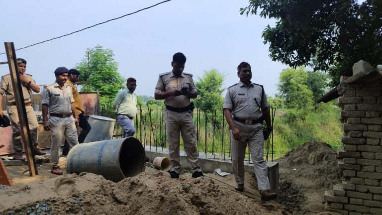 Motihari Bridge Collapse: पुल गिरने की जांच करने पहुंची एफएसएल की टीम, सबूत गायब