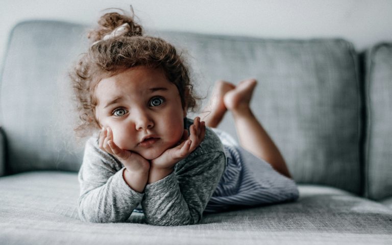 Baby Names: आपकी नन्ही से जान के लिए ये हैं ‘R’ अक्षर से शुरू होने वाले कुछ नाम, देखें पूरी लिस्ट