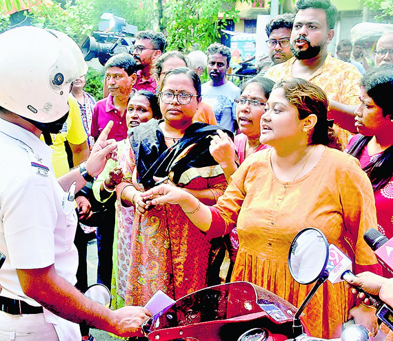 माकपा कार्यकर्ता पर हमले को लेकर पुलिस से कहासुनी