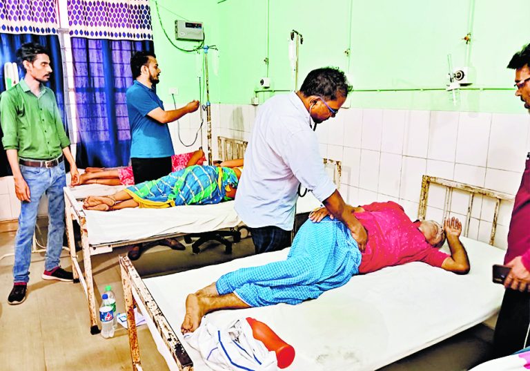 महनार में हीटवेव से पीड़ित एक ही परिवार के पांच लोग समेत आधा दर्जन मरीज सीएचसी में भर्ती