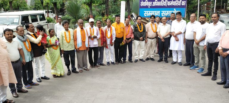 16 सेवानिवृत्त सीसीएल कर्मियों को दी गयी विदाई