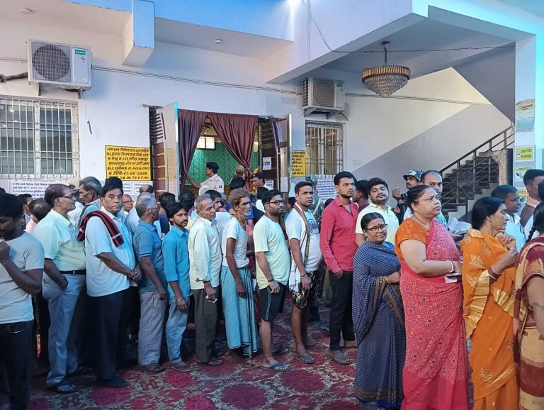 पटना… इस बार भी नहीं दिखा उत्साह, कम लोग निकले घरों से