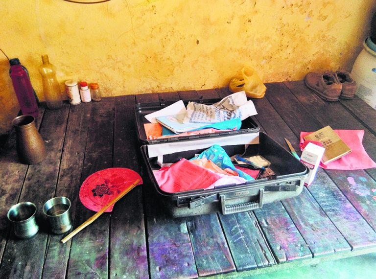 घर में घुसे चोरों ने आभूषण, म्यूजिक सिस्टम सहित पूरा सामान उड़ाया