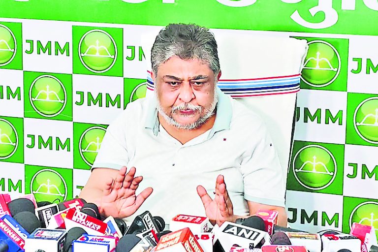 आज निर्वाचन आयोग के पास साख बचाने का समय : झामुमो