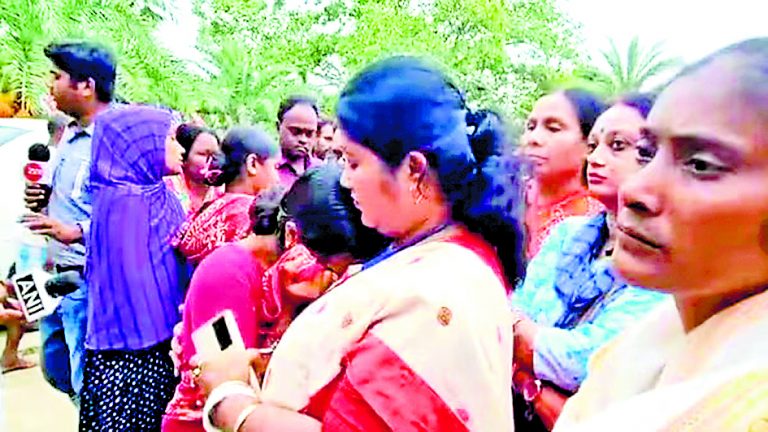 संदेशखाली पहुंची भाजपा   के महिला मोर्चा की टीम