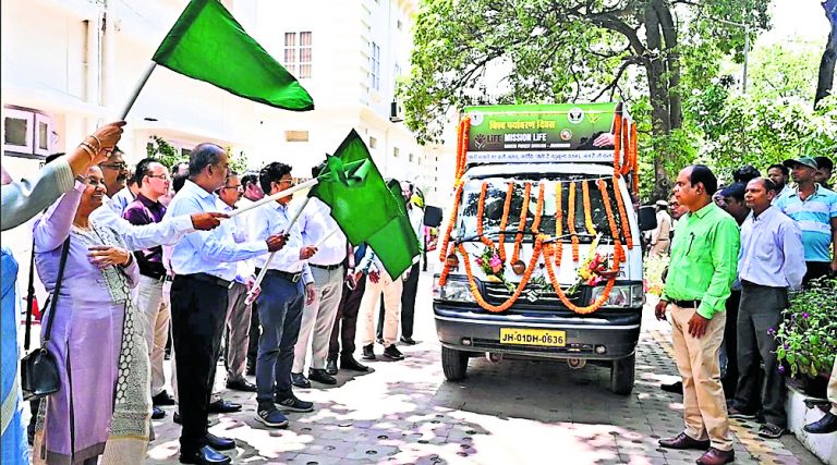 वन विभाग ने रवाना किया पर्यावरण जागरूकता रथ